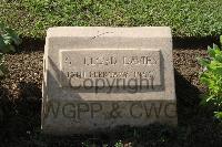 Ismailia War Memorial Cemetery - Lloyd-Davis, Gordon